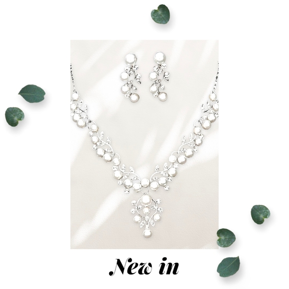 Silver plated crystal pearl necklace earrings set - Picture 5 of 13